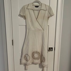 BCBG Cream with Embroidery Linen Zip Up Tie Back Midi Dress - Size Small